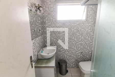 Banheiro de apartamento para alugar com 2 quartos, 62m² em Vila Santa Luzia, Taboão da Serra
