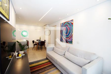 Sala de estar de apartamento à venda com 2 quartos, 57m² em Pinheiros, São Paulo