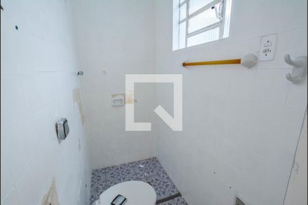 Banheiro da Suíte de casa para alugar com 1 quarto, 50m² em Utinga, Santo André