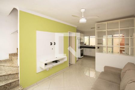 Sala  de casa para alugar com 2 quartos, 65m² em Vila Irmaos Arnoni, São Paulo