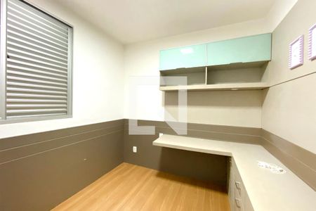 Quarto 2 de apartamento para alugar com 3 quartos, 90m² em Salgado Filho, Belo Horizonte