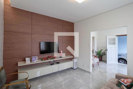Sala 2 de casa à venda com 3 quartos, 200m² em Sagrada Família, Belo Horizonte