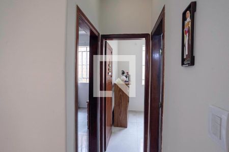 Corredor de casa à venda com 3 quartos, 200m² em Sagrada Família, Belo Horizonte