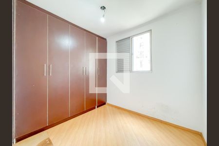 Quarto 2 de apartamento para alugar com 2 quartos, 42m² em Cidade das Flores, Osasco