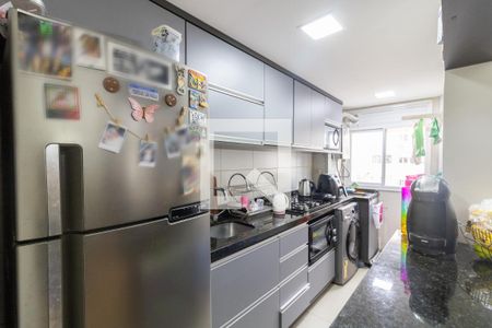Cozinha de apartamento à venda com 2 quartos, 50m² em Vila Nova, Porto Alegre