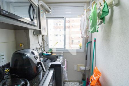 Cozinha de apartamento à venda com 2 quartos, 50m² em Vila Nova, Porto Alegre