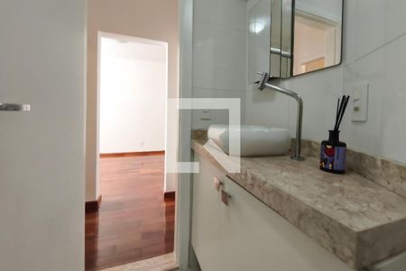 Banheiro de apartamento para alugar com 1 quarto, 74m² em Cambuí, Campinas