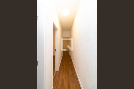 Corredor -Quartos de casa para alugar com 2 quartos, 96m² em Vila Nivi, São Paulo