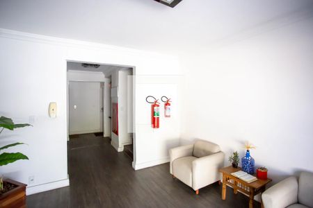Hall social de apartamento à venda com 2 quartos, 58m² em Jardim Maria Leonor, Diadema