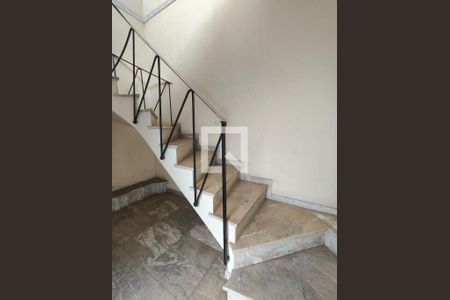 Escada de apartamento à venda com 3 quartos, 196m² em Vila Isabel, Rio de Janeiro