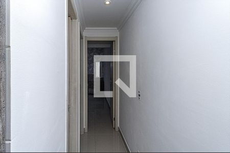 corredor para os cômodos_1 de apartamento para alugar com 2 quartos, 49m² em Jardim Celeste, São Paulo