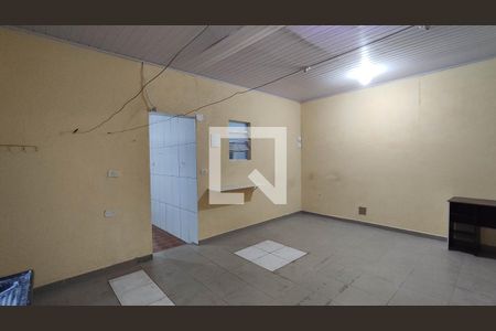 Sala e área de serviço de casa para alugar com 2 quartos, 60m² em Lageado, Ferraz de Vasconcelos