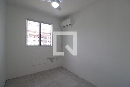 Quarto 1 de apartamento para alugar com 2 quartos, 46m² em Taquara, Rio de Janeiro