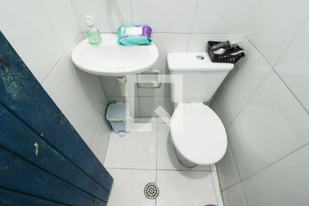 Banheiro de casa para alugar com 2 quartos, 55m² em Lauzane Paulista, São Paulo