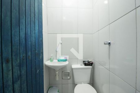 Banheiro de casa para alugar com 2 quartos, 55m² em Lauzane Paulista, São Paulo