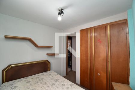 Quarto 2 de apartamento para alugar com 2 quartos, 45m² em Santa Cândida, Curitiba