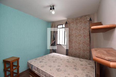 Quarto 2 de apartamento para alugar com 2 quartos, 45m² em Santa Cândida, Curitiba