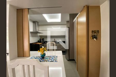 Cozinha de apartamento à venda com 2 quartos, 73m² em Copacabana, Rio de Janeiro