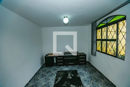 Casa à venda com 3 quartos, 220m² em Serrano, Belo Horizonte