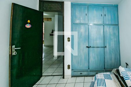 Casa à venda com 3 quartos, 220m² em Serrano, Belo Horizonte