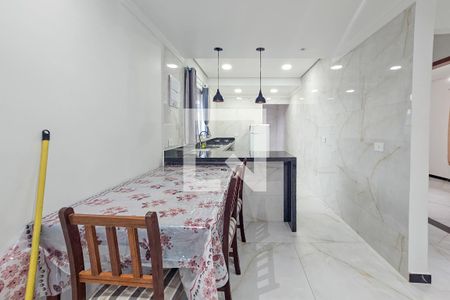 cozinha  de apartamento para alugar com 3 quartos, 84m² em Jardim Virginia, Guarujá