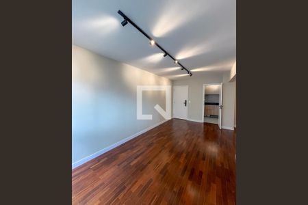 Sala de apartamento para alugar com 4 quartos, 75m² em Vila Gumercindo, São Paulo