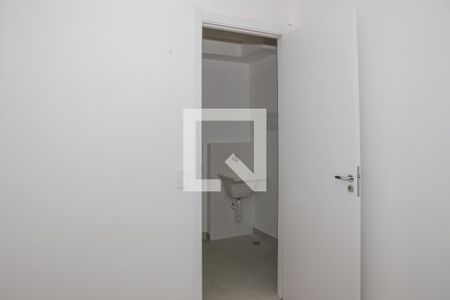 Quarto 2 de apartamento para alugar com 2 quartos, 34m² em Parque Industrial Tomas Edson, São Paulo