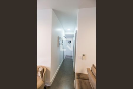 Corredor de apartamento à venda com 2 quartos, 90m² em Alphaville Empresarial, Barueri