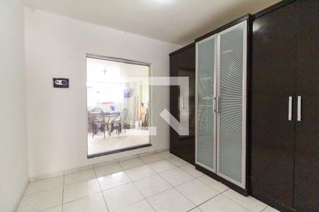 Quarto 1 de casa para alugar com 2 quartos, 120m² em Jardim Santa Teresinha, São Paulo