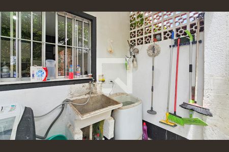 Área de serviço de casa à venda com 6 quartos, 260m² em Padroeira, Osasco