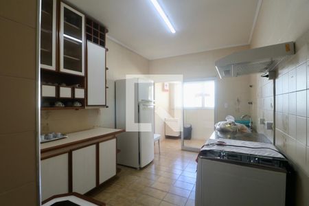 Cozinha de apartamento para alugar com 2 quartos, 80m² em Jardim Praiano, Guarujá