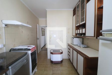 Cozinha de apartamento para alugar com 2 quartos, 80m² em Jardim Praiano, Guarujá