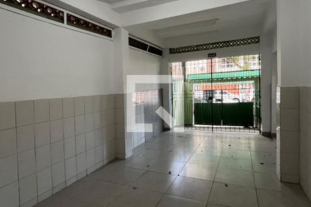 Garagem de casa para alugar com 5 quartos, 290m² em Embaré, Santos