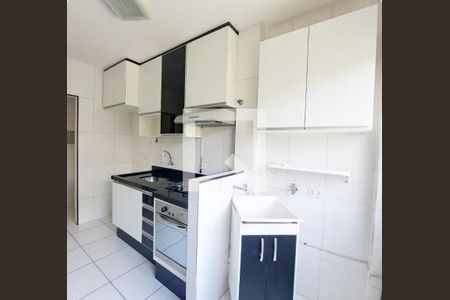 Cozinha de apartamento para alugar com 2 quartos, 54m² em Jardim Marieta, Osasco