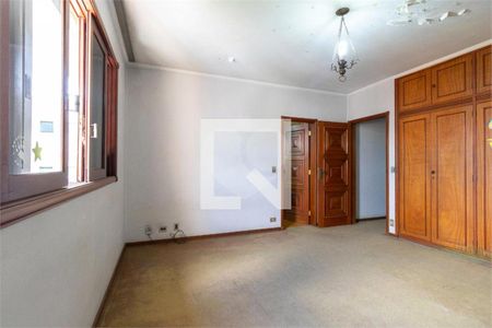 Casa à venda com 3 quartos, 382m² em Vila Carrão, São Paulo