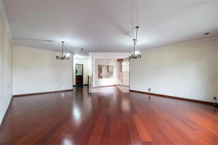 Casa à venda com 3 quartos, 382m² em Vila Carrão, São Paulo