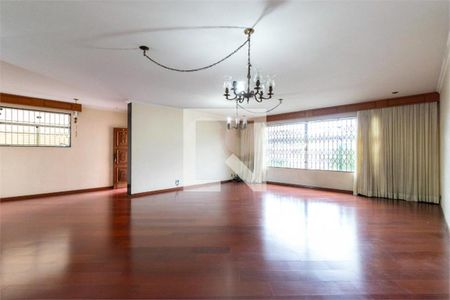 Casa à venda com 3 quartos, 382m² em Vila Carrão, São Paulo