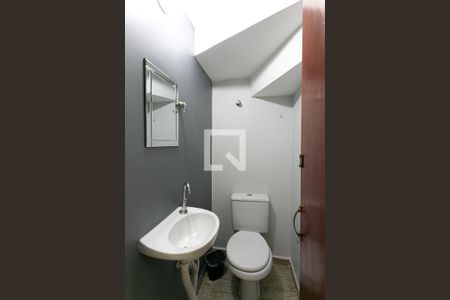 Lavabo de casa de condomínio para alugar com 2 quartos, 57m² em Vila Esperança, São Paulo