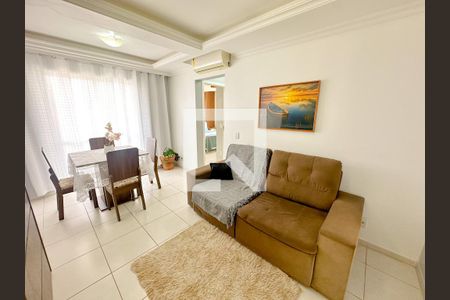 Sala de TV de apartamento para alugar com 2 quartos, 66m² em Canasvieiras, Florianópolis