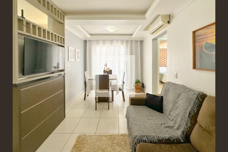 Sala de TV de apartamento para alugar com 2 quartos, 66m² em Canasvieiras, Florianópolis