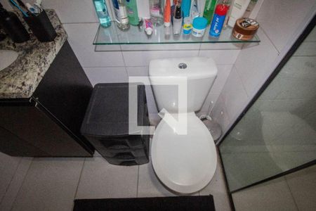 Banheiro de apartamento para alugar com 2 quartos, 49m² em Bonsucesso, Rio de Janeiro