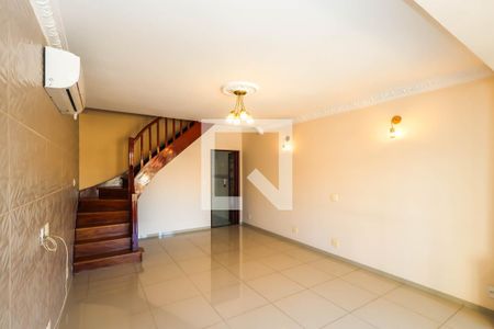 Sala de casa para alugar com 2 quartos, 101m² em Bosque da Saúde, São Paulo