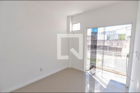 Quarto 1 de casa de condomínio para alugar com 2 quartos, 68m² em São Francisco Xavier, Rio de Janeiro