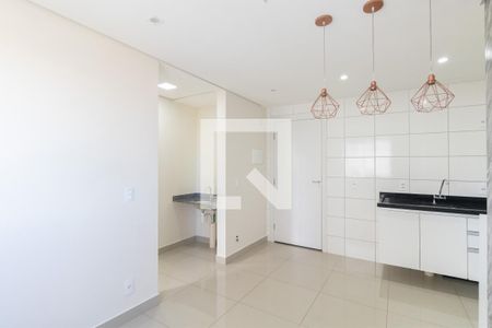 Sala/Cozinha/Área de Serviço  de apartamento para alugar com 2 quartos, 35m² em São Miguel, São Paulo