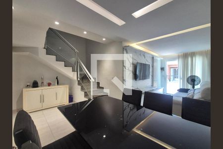 Sala  de casa de condomínio à venda com 3 quartos, 180m² em Vargem Pequena, Rio de Janeiro