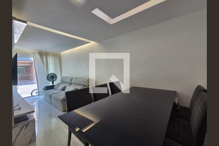 Sala  de casa de condomínio à venda com 3 quartos, 180m² em Vargem Pequena, Rio de Janeiro