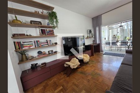 Casa à venda com 4 quartos, 244m² em Itaim Bibi, São Paulo