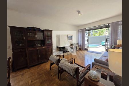 Casa à venda com 4 quartos, 244m² em Itaim Bibi, São Paulo