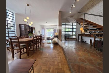 Casa à venda com 4 quartos, 244m² em Itaim Bibi, São Paulo