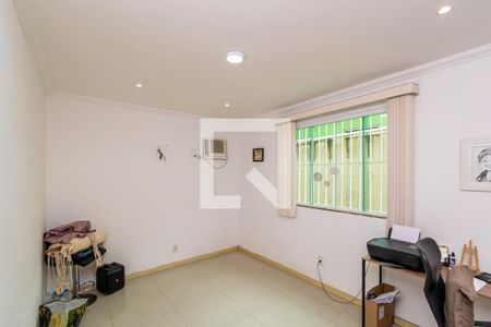 Quarto 1 de casa para alugar com 4 quartos, 410m² em Irajá, Rio de Janeiro